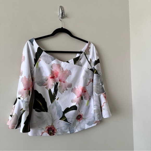 Ted BAKER-VELEITA CHATSWORTH BLOOM BELL SLEEVE TOP - Picture 5 of 10